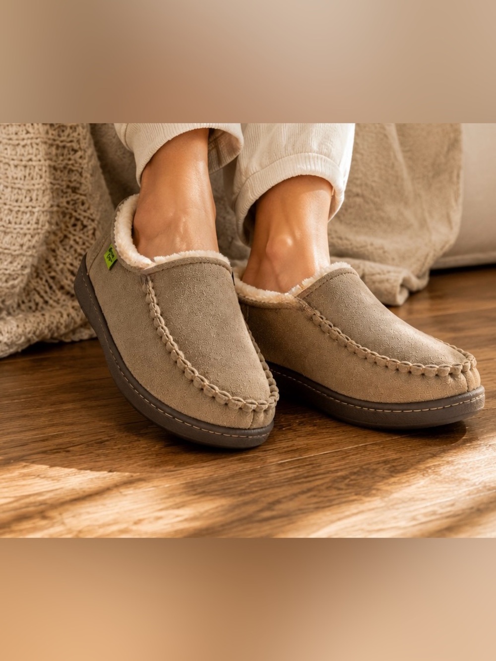 Western Chief Suede Chestnut Fur Slippers Unisex Cozy Indoor Outdoor Moccasin, 9